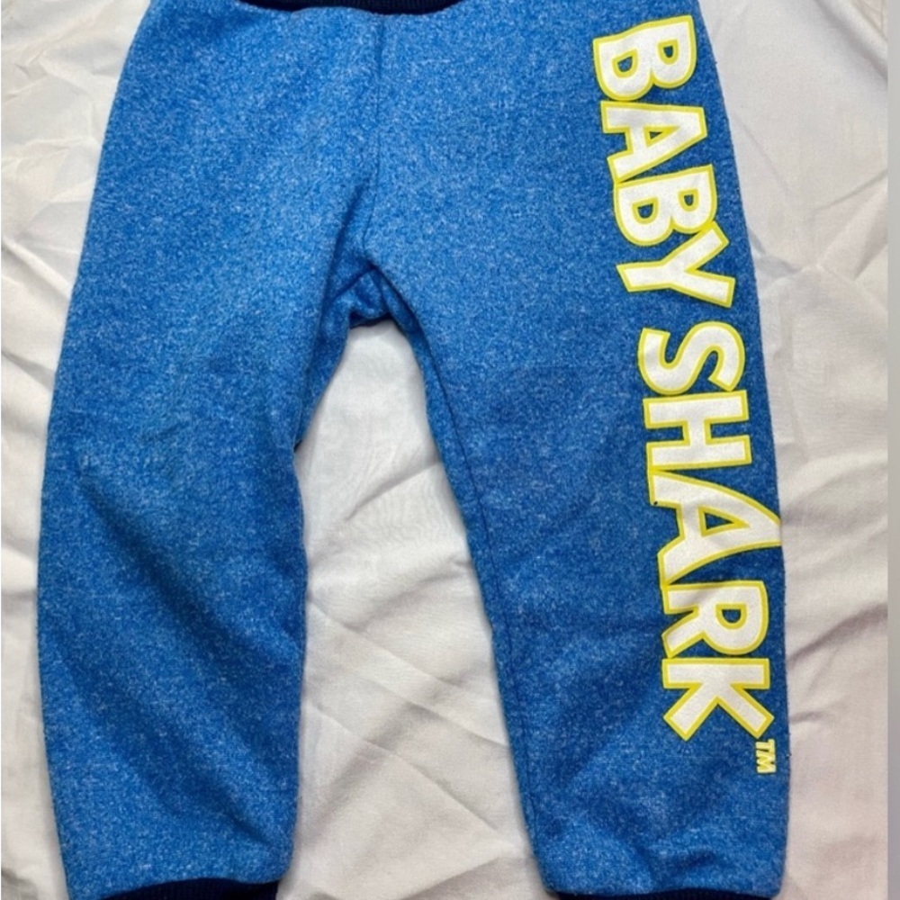 Nickelodeon Baby Shark 2T Blue Sweat shirt and Sweatpants set Preloved - Picture 2 of 12